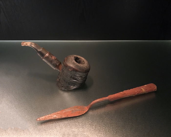 Pipe & Palette Knife